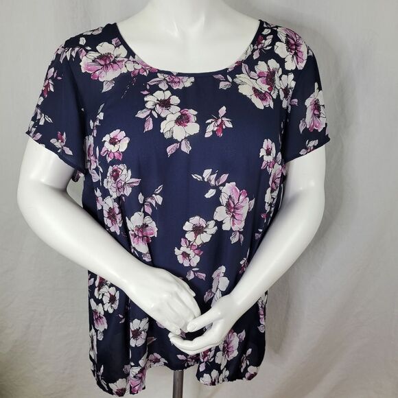 Torrid‎ Navy Floral Print Georgette Pleated Back Blouse Size 3 - Picture 1 of 6